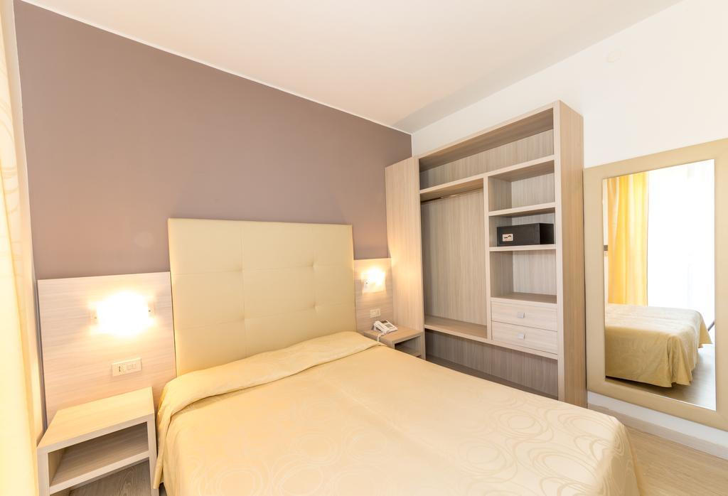 Hotel Torino Lido di Jesolo Exteriör bild