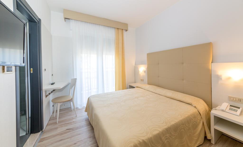 Hotel Torino Lido di Jesolo Exteriör bild
