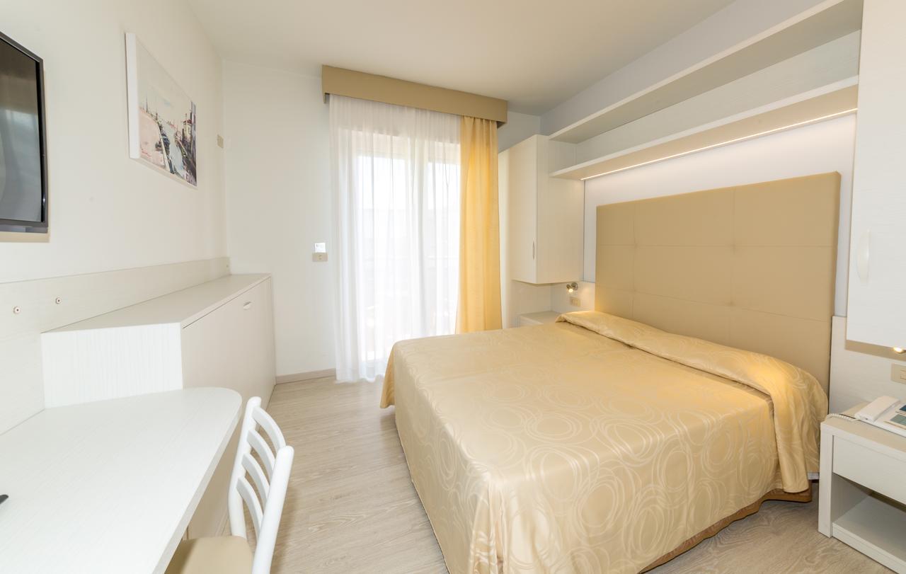 Hotel Torino Lido di Jesolo Exteriör bild