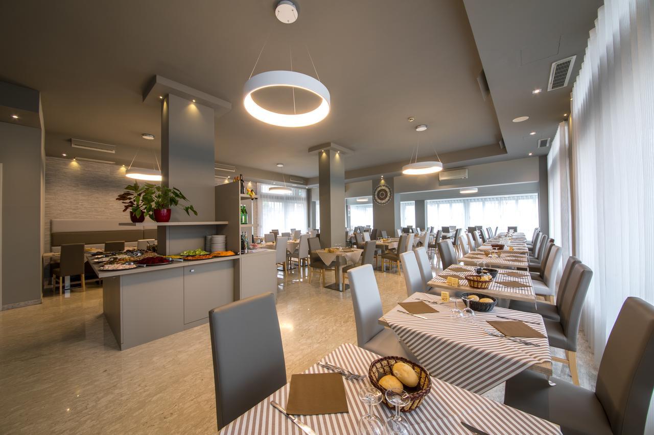 Hotel Torino Lido di Jesolo Exteriör bild